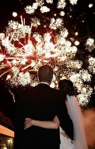 dress_holding_happy_celebration_young